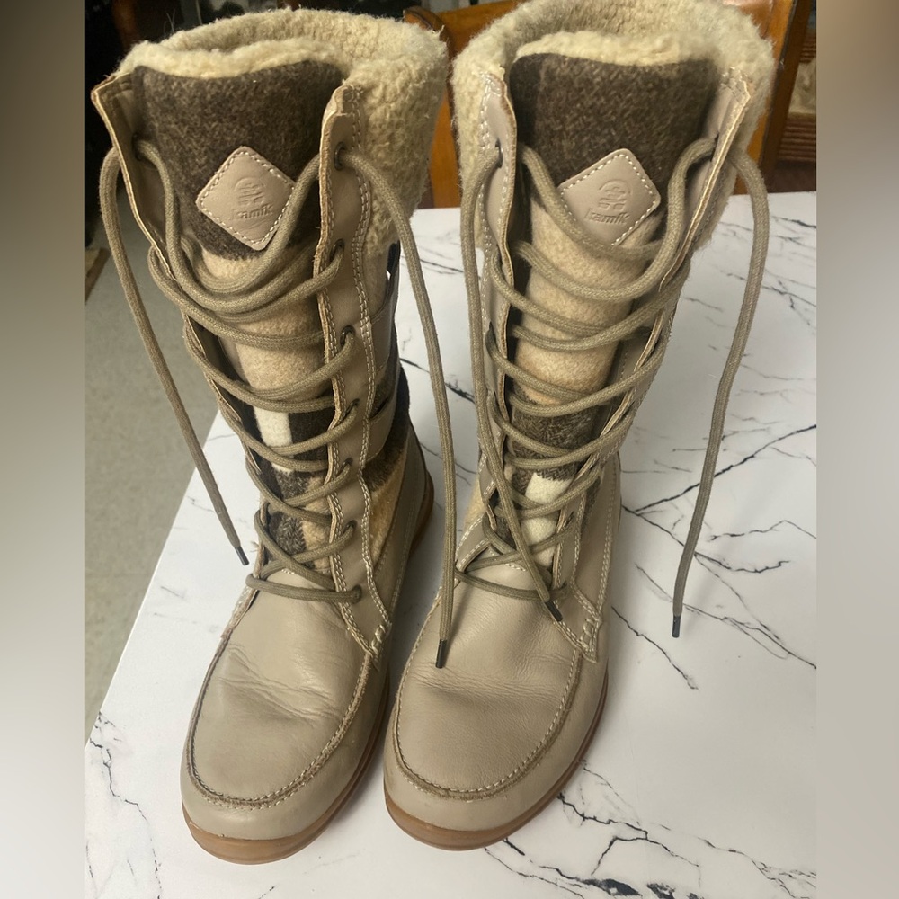 Kamik faux fur winter boots size 8